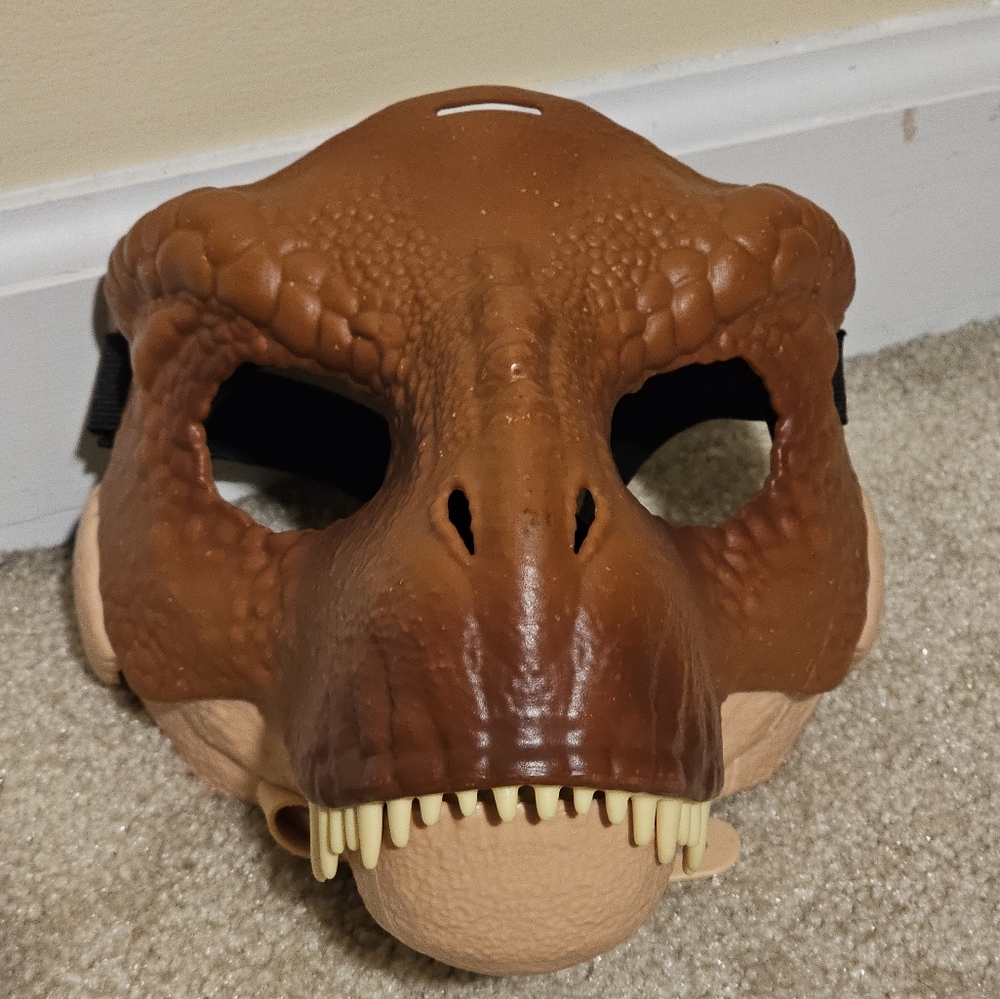 Mattel Jurassic‎ World Dominion Tyrannosaurus Rex Mask 2017 TREX Moving Jaw